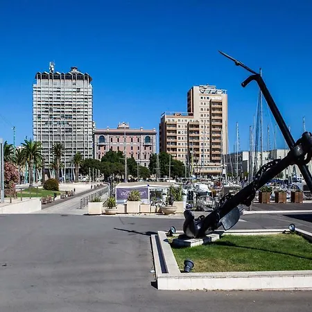 Mani 2* Cagliari